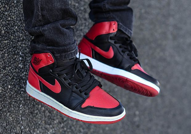 Air Jordan 1 Mid Banned