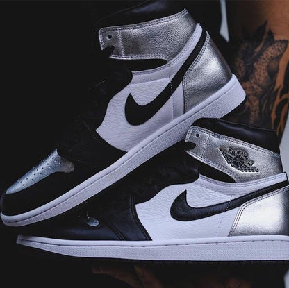 Air Jordan 1 Retro High Silver Toe