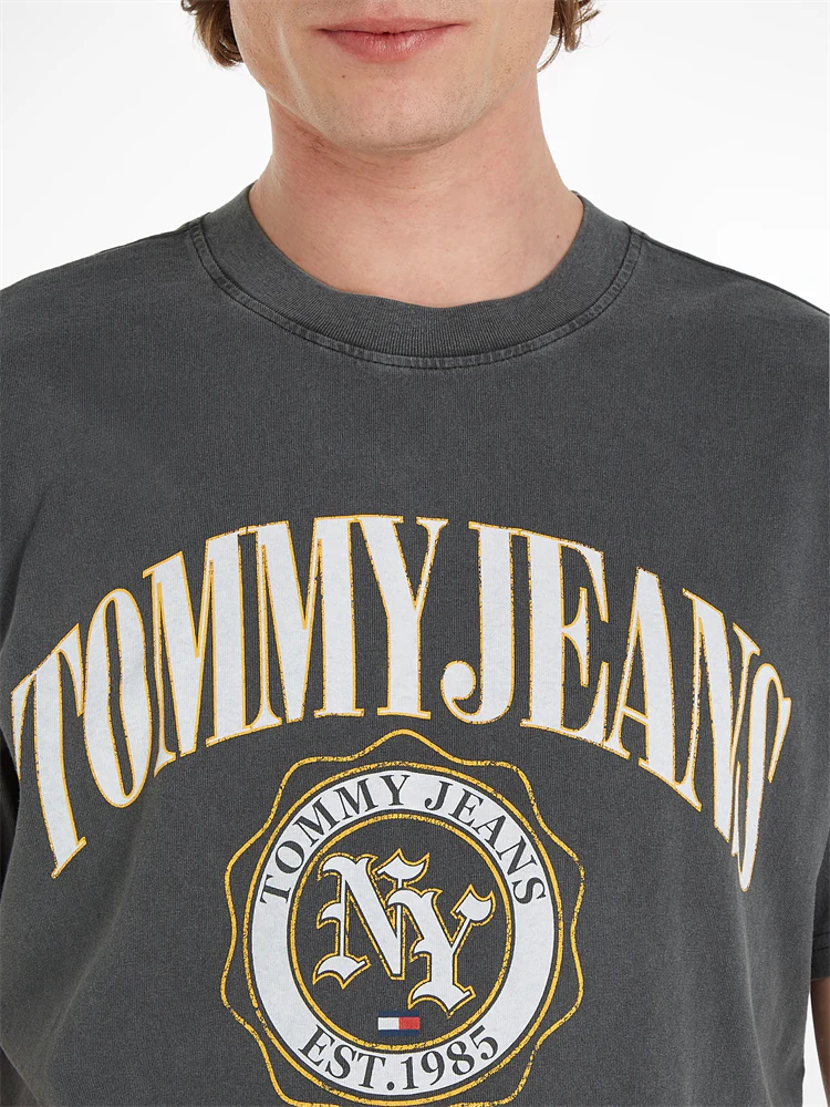 Tommy Jeans Relax Luxe Varsity T-Shirt 2